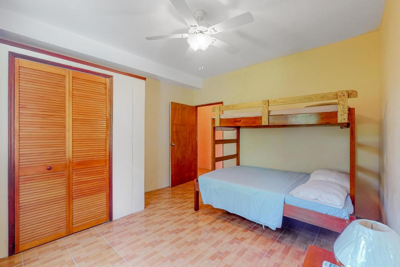De Real Macaw Appartement Caye Caulker Buitenkant foto