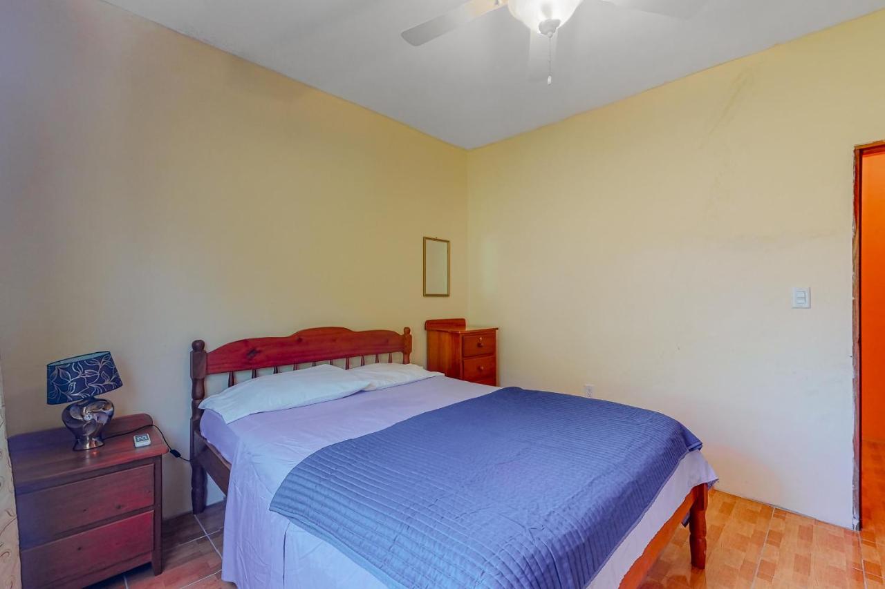 De Real Macaw Appartement Caye Caulker Buitenkant foto