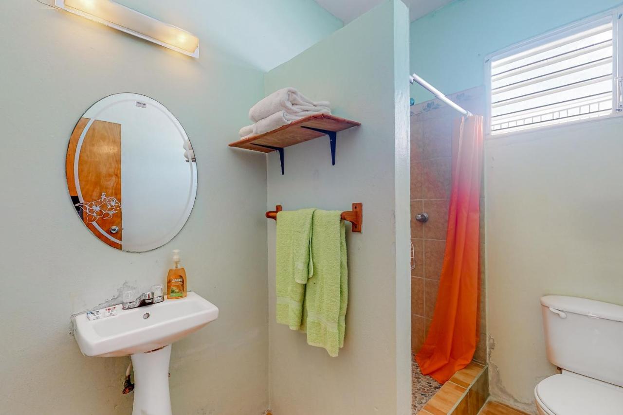 De Real Macaw Appartement Caye Caulker Buitenkant foto